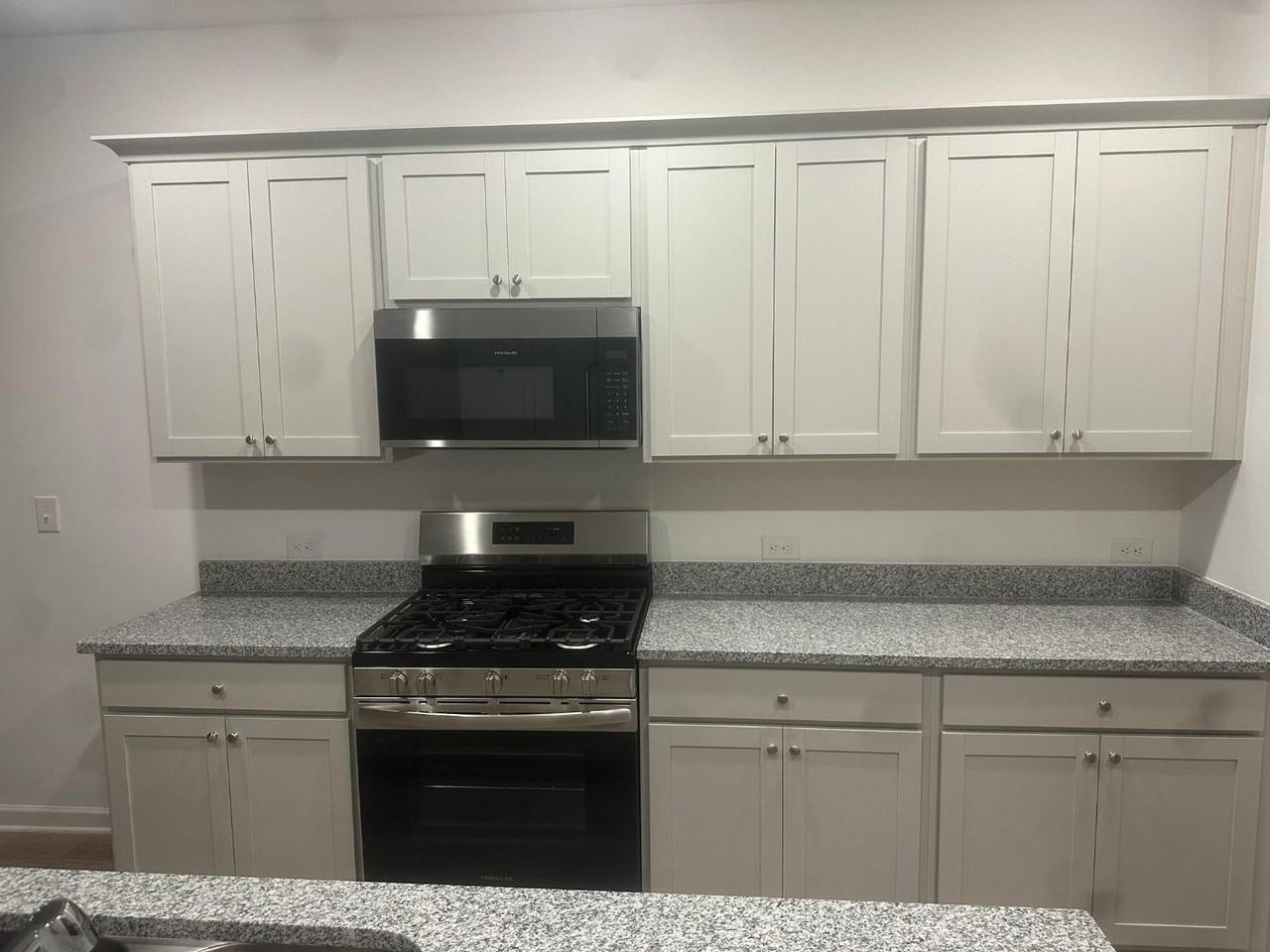 2482 Van Fleet Cir - Photo 5 of 10