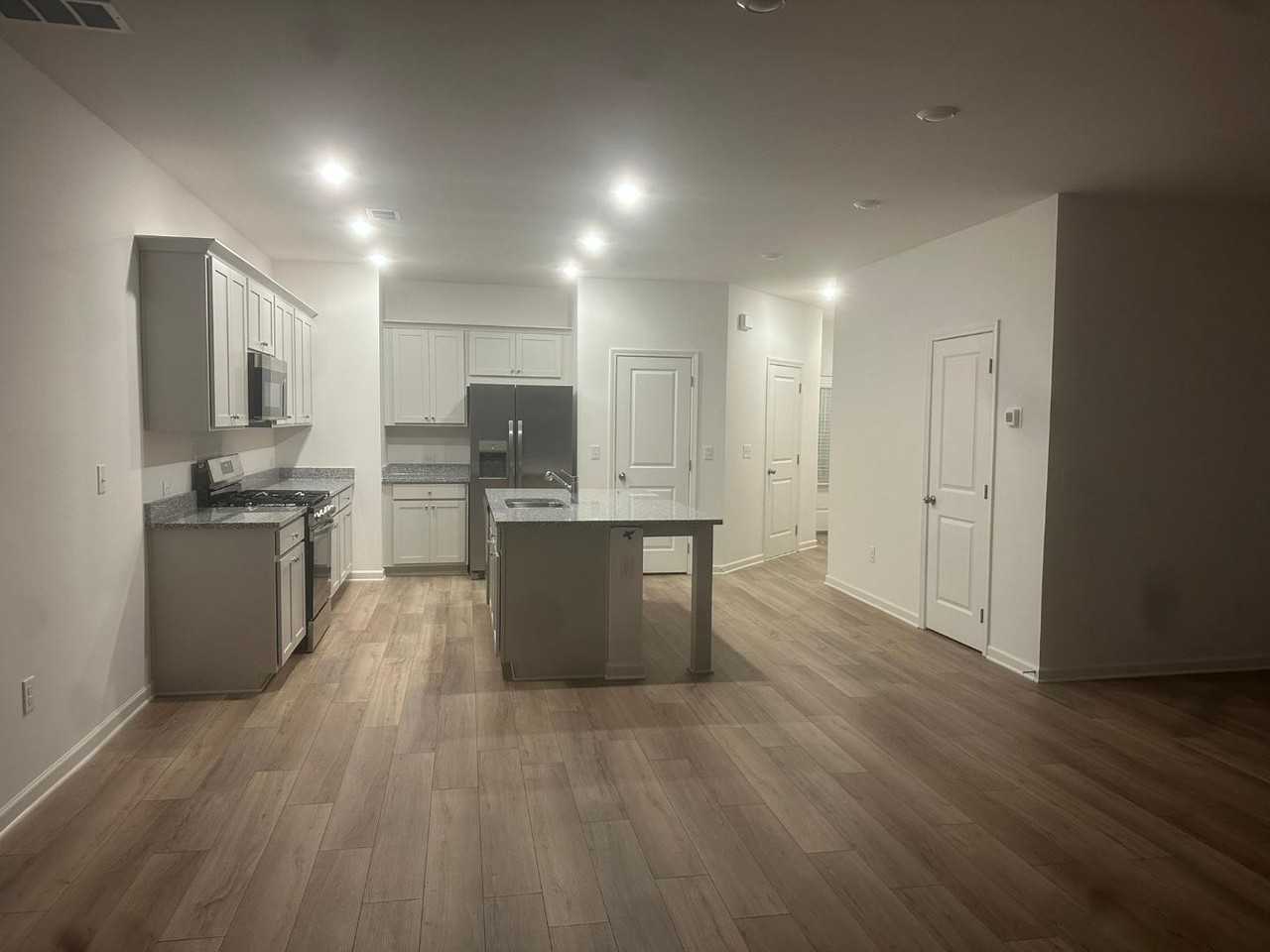 2482 Van Fleet Cir - Photo 6 of 10