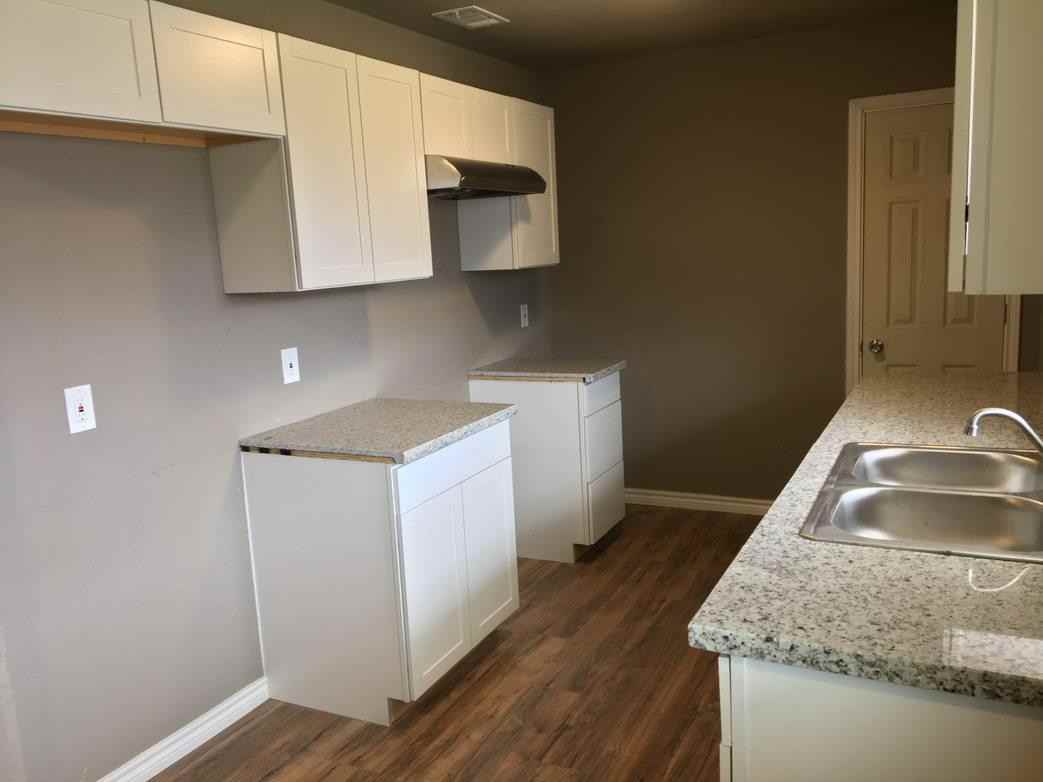 1106 E Nobles Ave - Photo 3 of 11