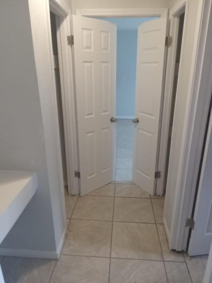 505 W Estes Ave - Photo 3 of 10