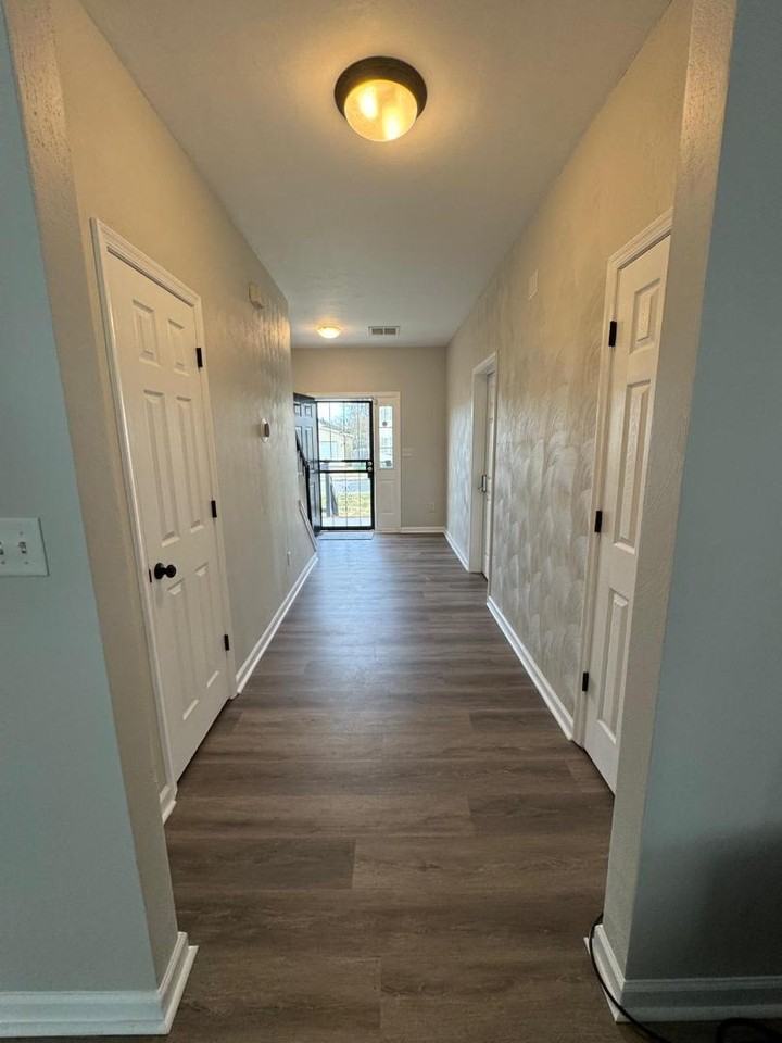 Madison - Photo 2 of 10