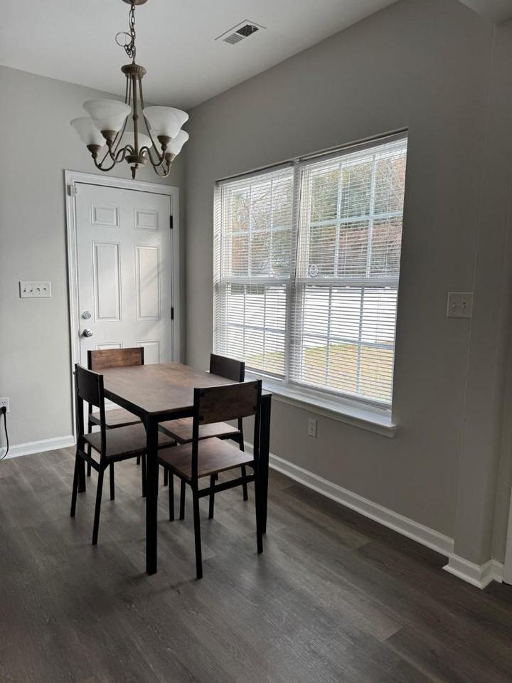 Madison - Photo 6 of 10