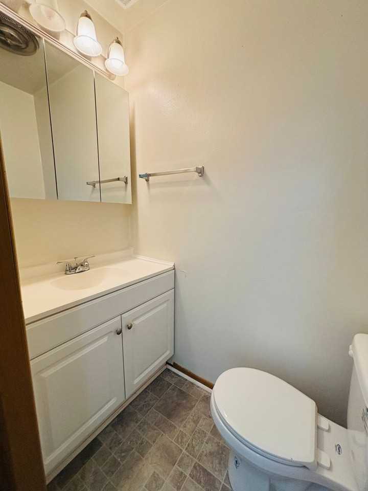 351 New Kent Rd - Photo 4 of 21