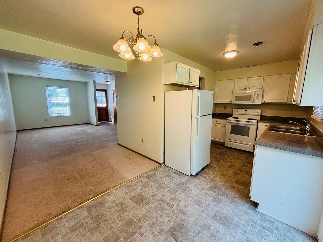 351 New Kent Rd - Photo 7 of 21