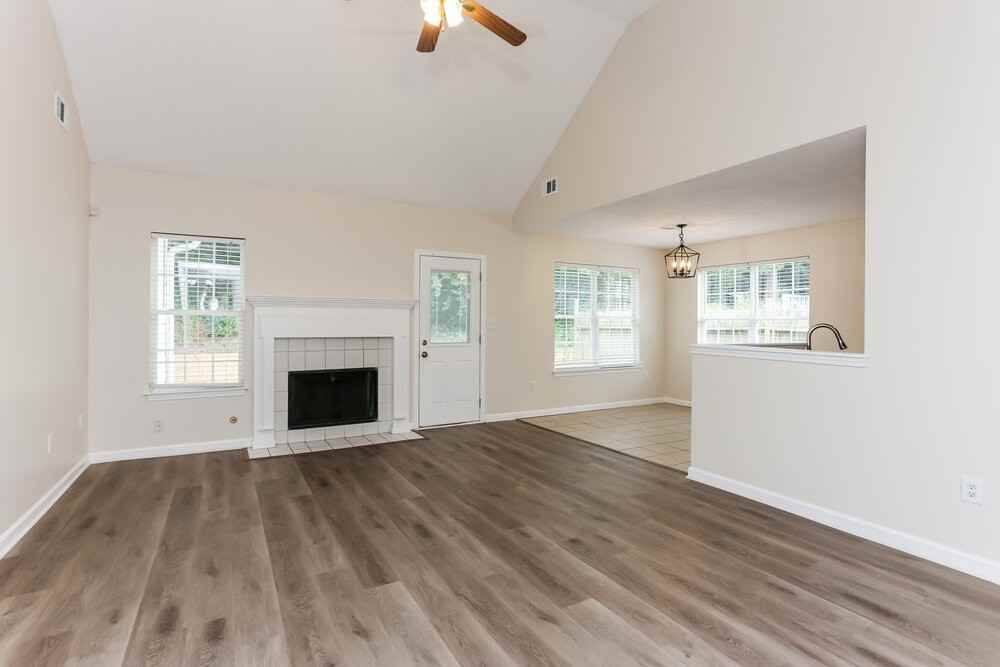 402 Lafayette St - Photo 4 of 16