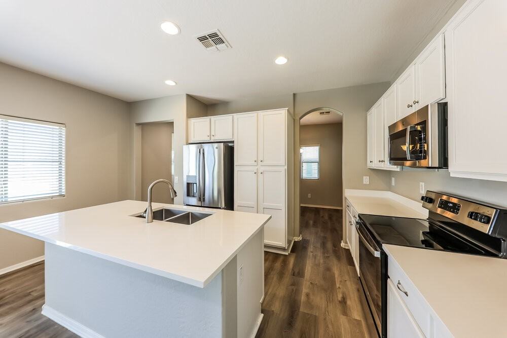 14180 W Country Gables Dr - Photo 7 of 17