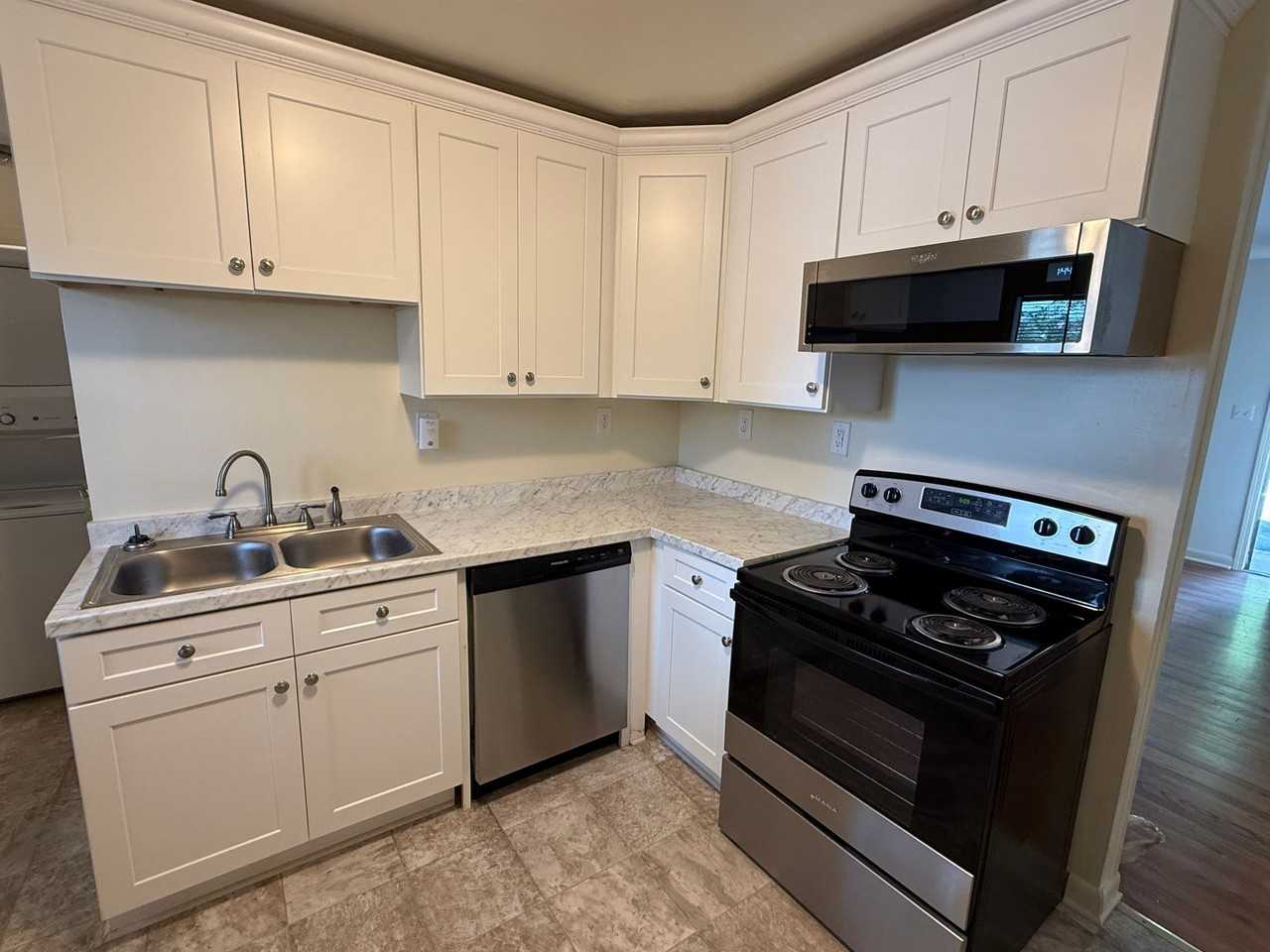 2 Bedroom - Photo 5 of 13