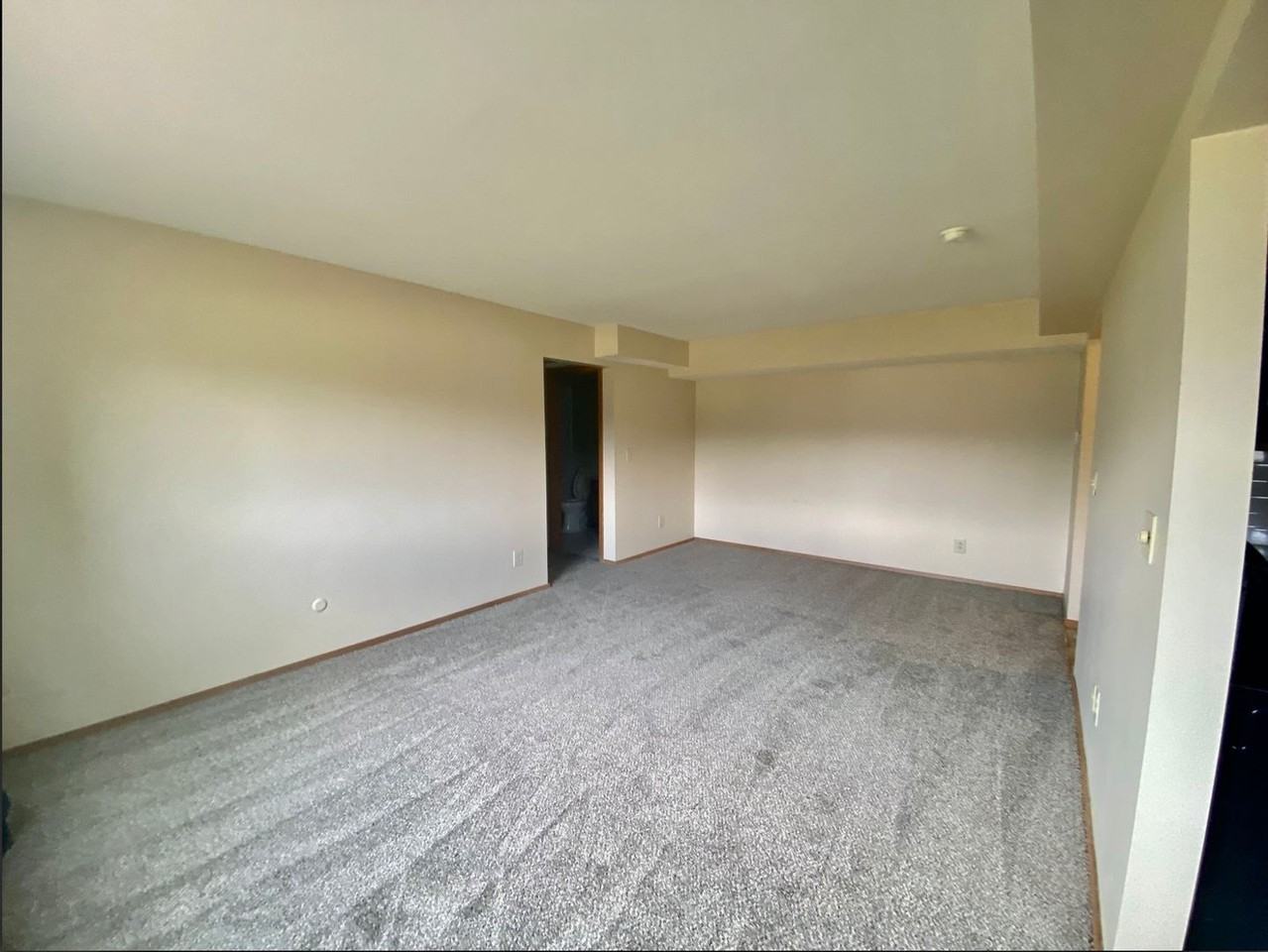 1966 Burton St Se - Photo 2 of 18