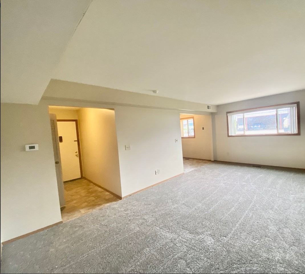 1966 Burton St Se - Photo 3 of 18