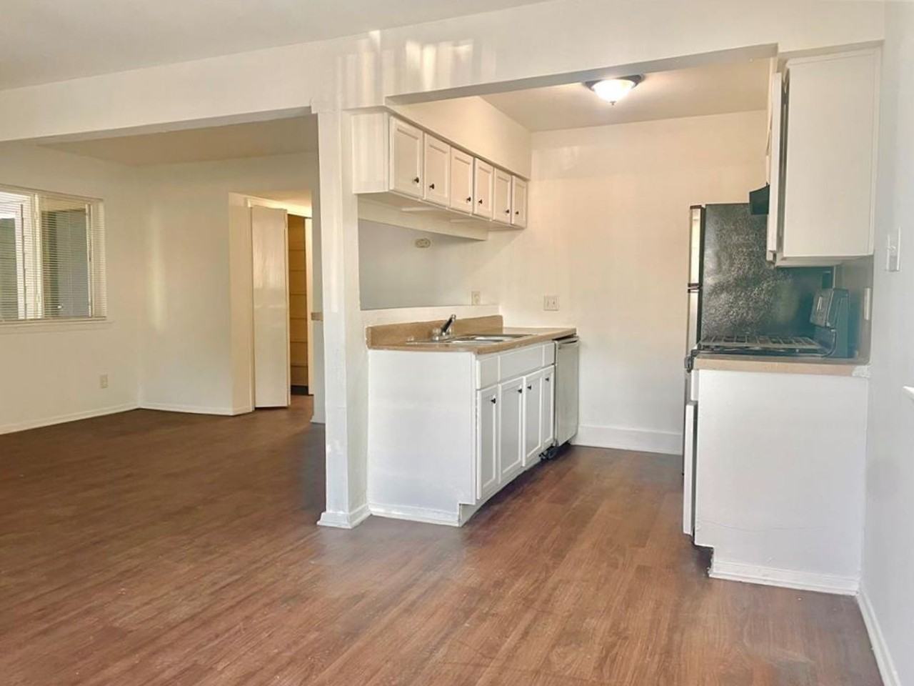 Windswept Cove Apartments (2705) - Photo 2 of 24