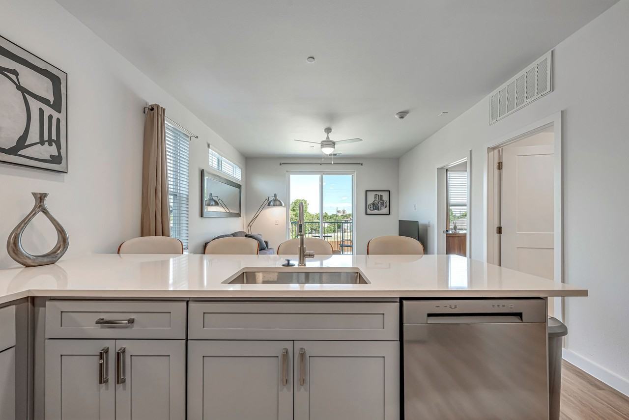 East 9th Apartments - Photo 3 of 24