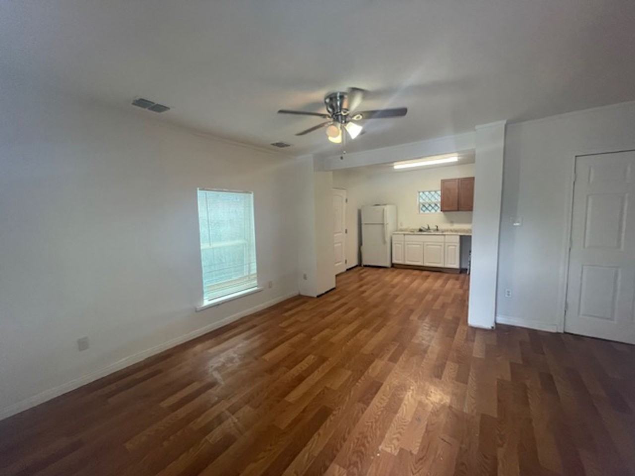 2306 Crews St - Photo 3 of 9