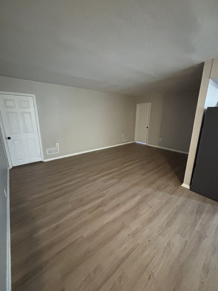 10802 Bristol Ter - Photo 3 of 23