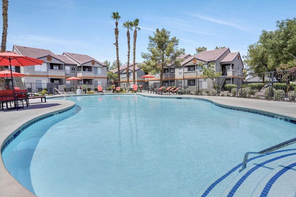 2051 N Torrey Pines Dr - Photo 5 of 22