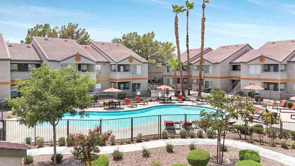 2051 N Torrey Pines Dr - Photo 6 of 22