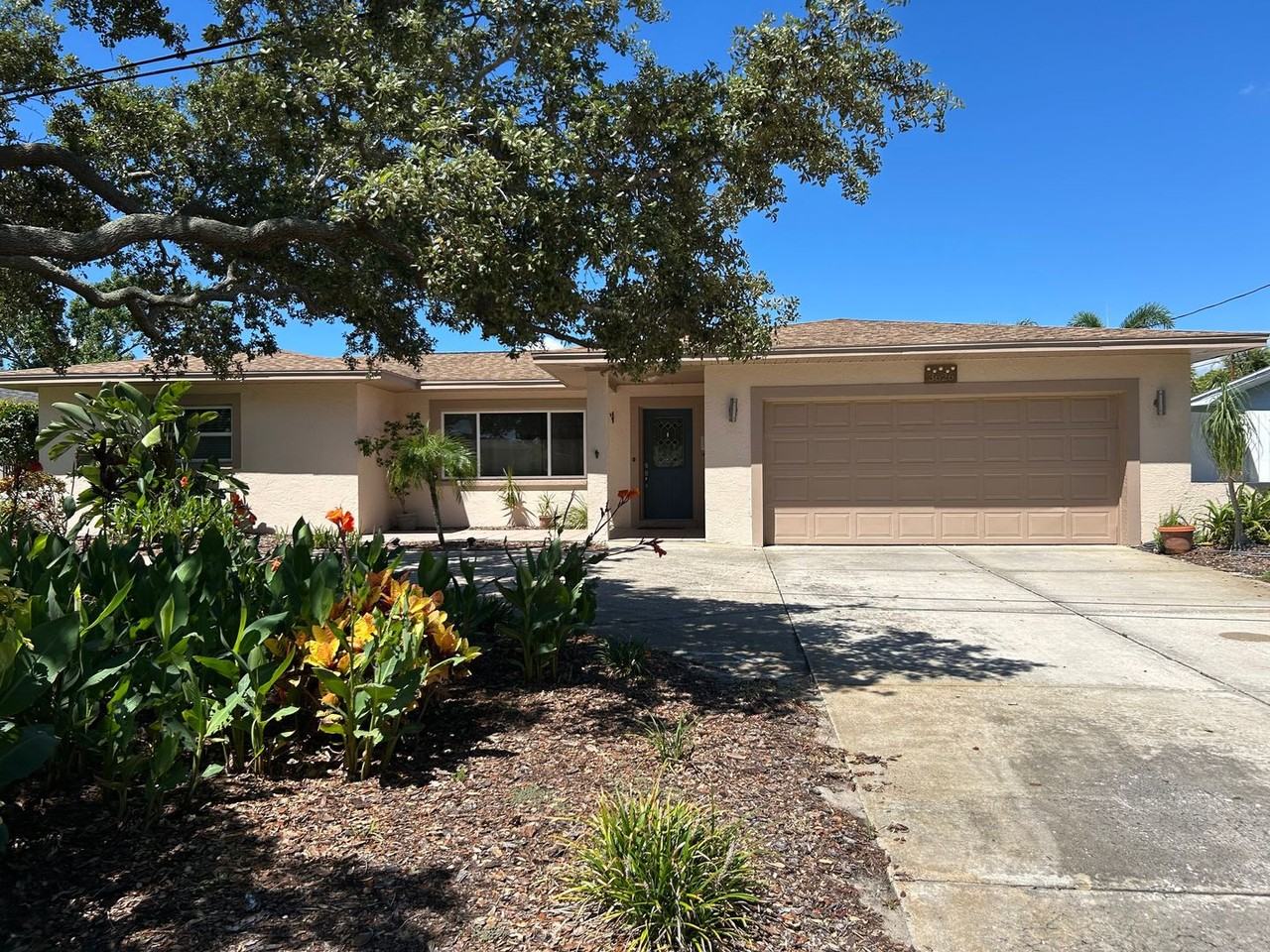 3626 10th St Ne - Photo 3 of 30