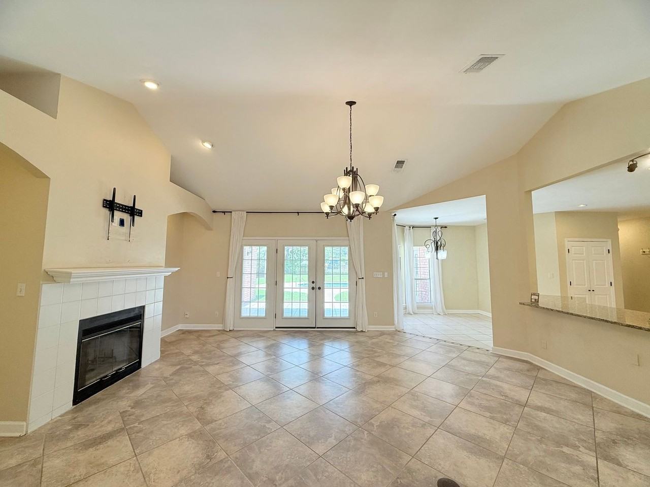 5632 Champions Dr - Photo 2 of 17