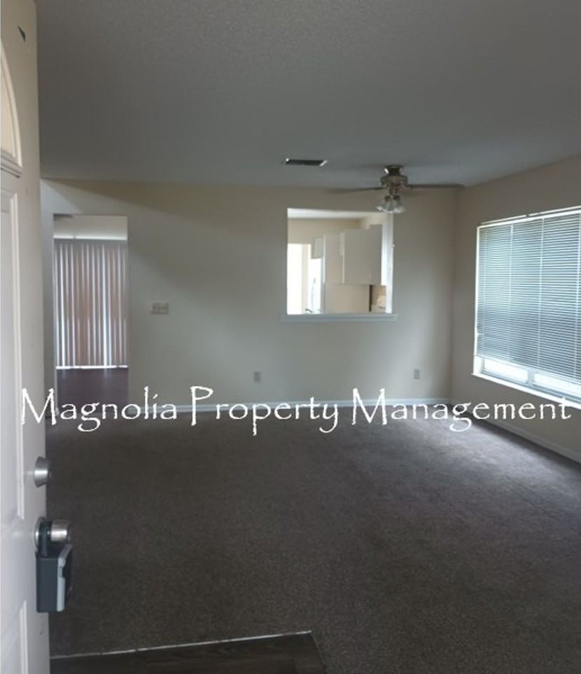 1070 Martin Boulevard - Photo 3 of 16