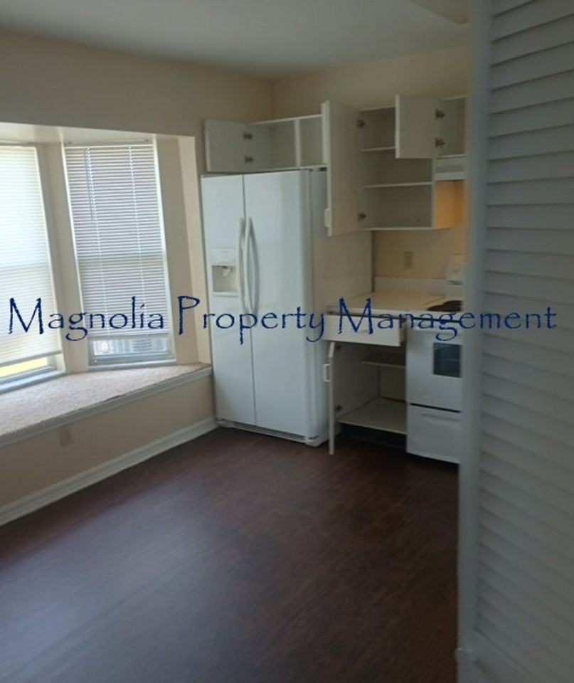 1070 Martin Boulevard - Photo 5 of 16