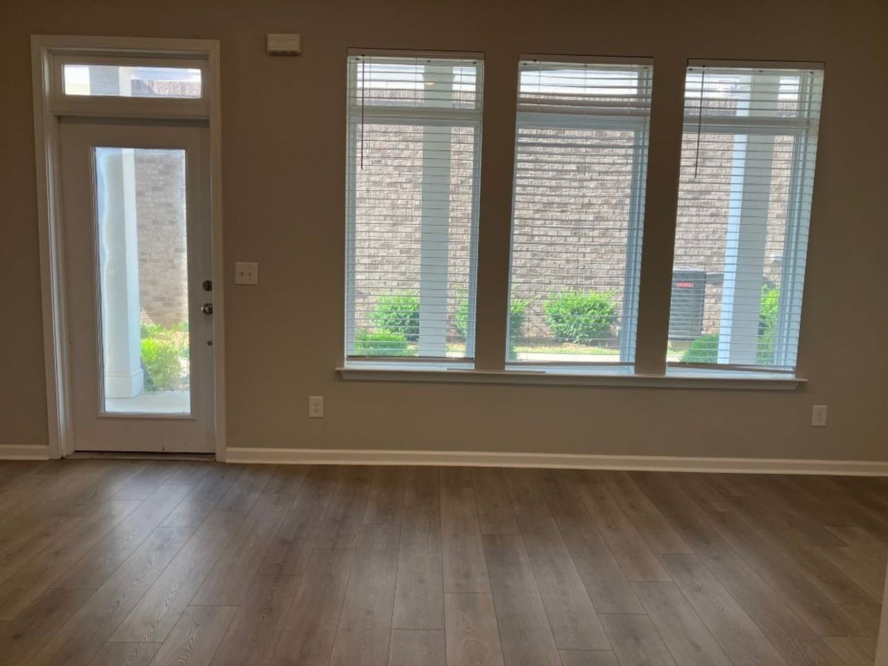 2400G Arden Village Dr - Photo 3 of 27