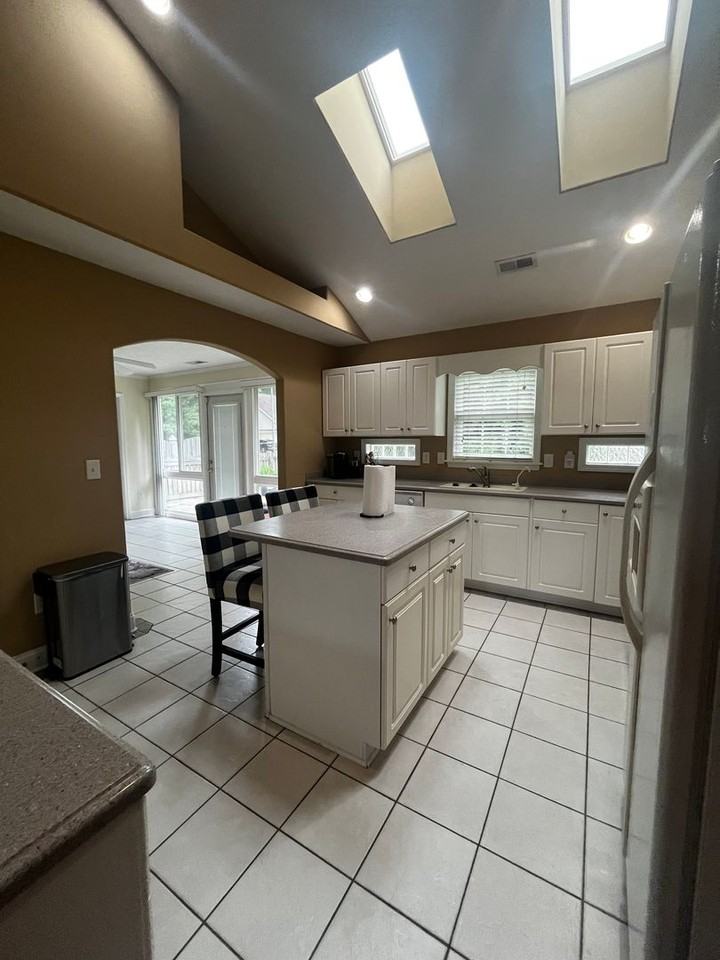 403 Neuchatel Rd - Photo 4 of 19