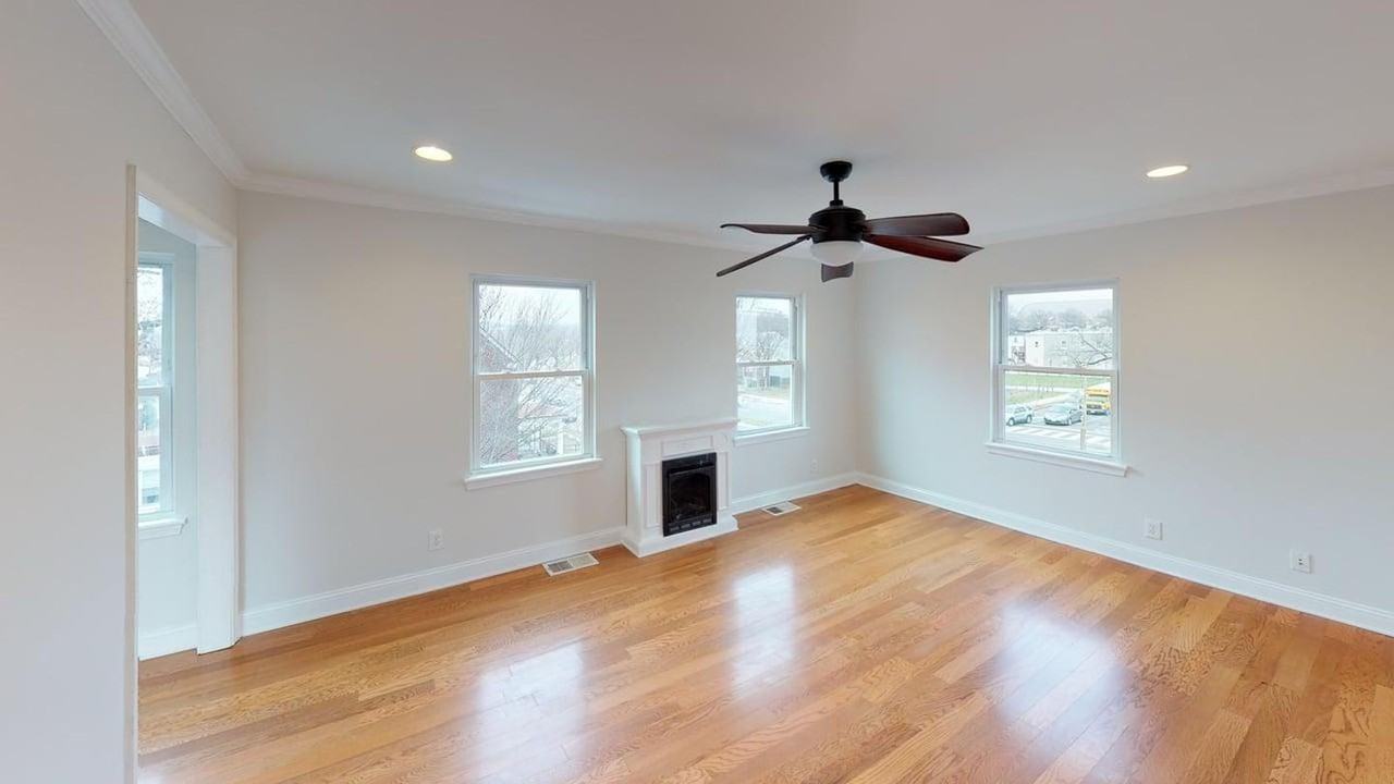 Lovely Capitol Hill East home near the Blue and Orange Lines - Photo 4 of 21