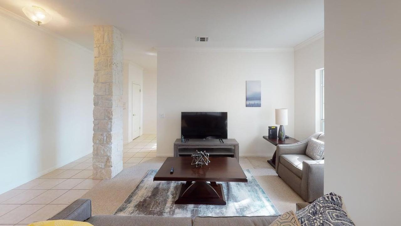 Round Rock Beauty – The Home You’ve Been Waiting For! - Photo 2 of 19