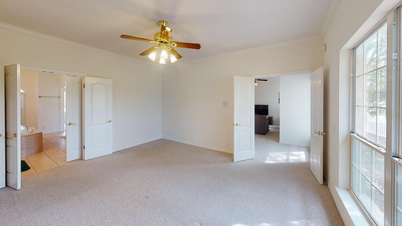 Round Rock Beauty – The Home You’ve Been Waiting For! - Photo 7 of 19