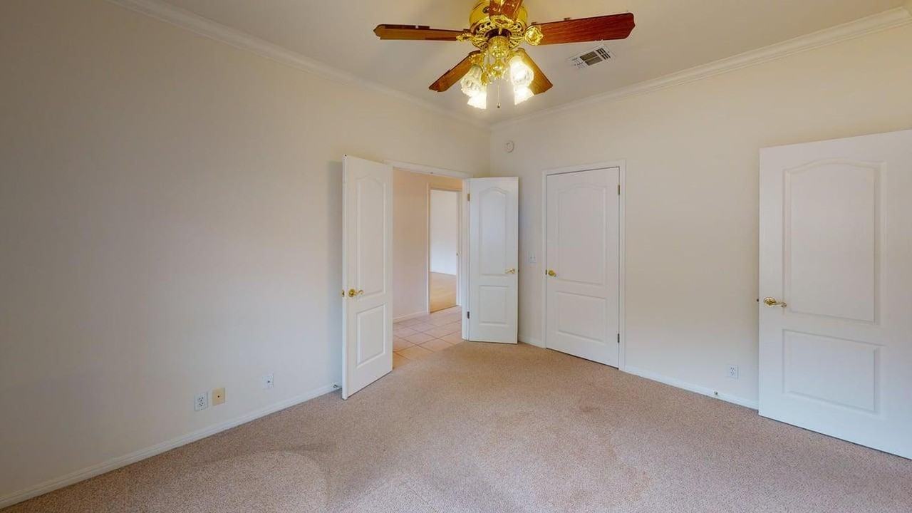 Round Rock Beauty – The Home You’ve Been Waiting For! - Photo 6 of 19