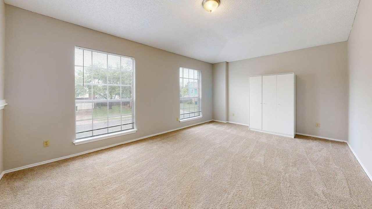 Charming Cedar Park home with spacious living and prime location - Photo 6 of 17
