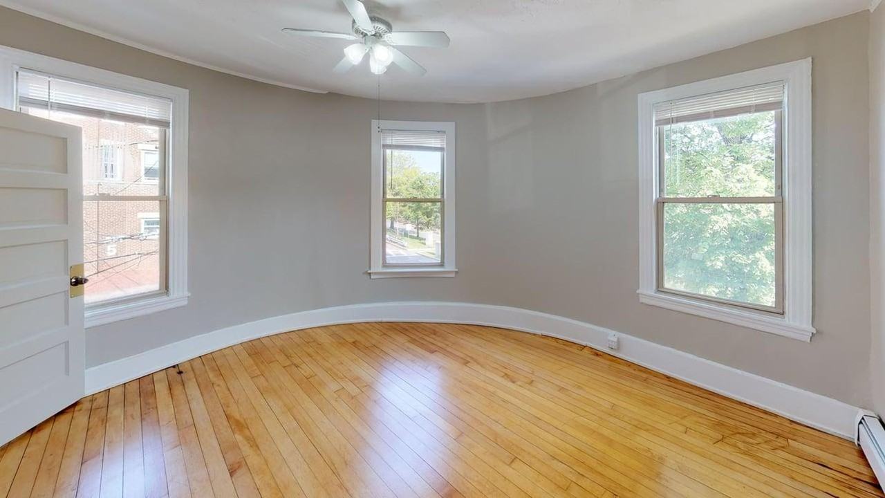 Light-filled Brighton apartment with backyard - Photo 6 of 11