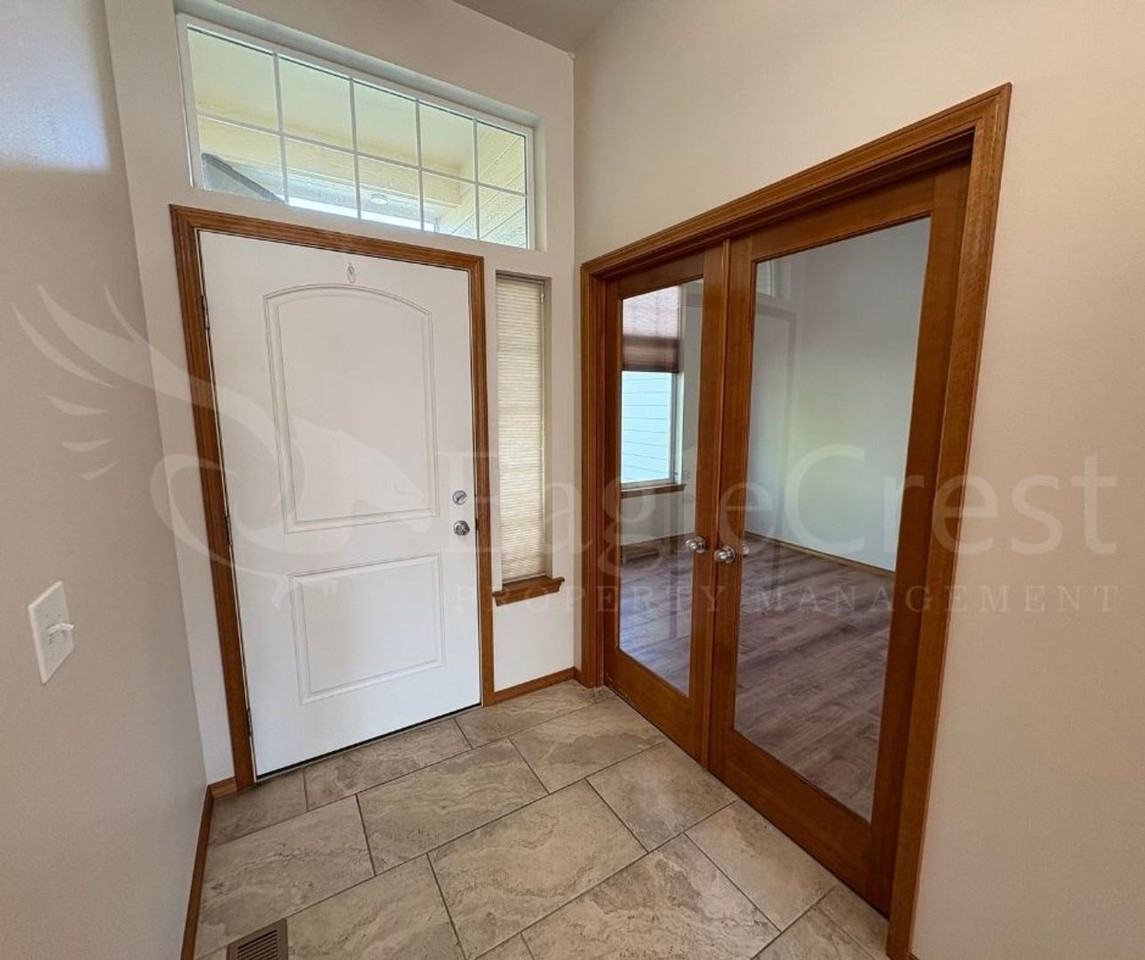 44 Chapelwood Ave - Photo 6 of 50