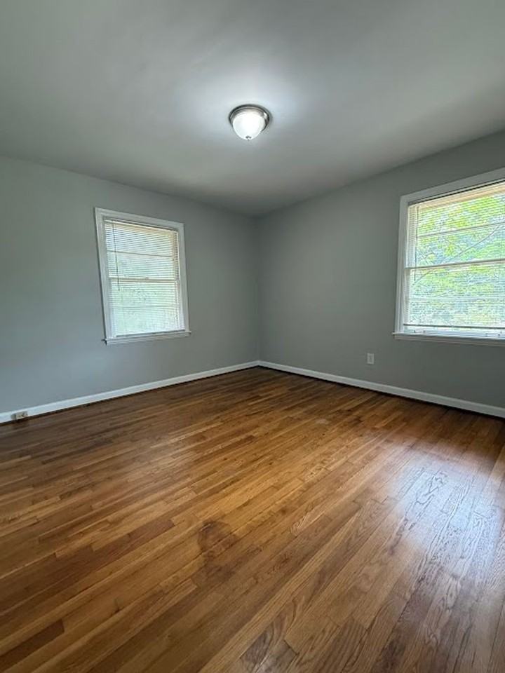 950 Homewood Ct - Photo 5 of 12