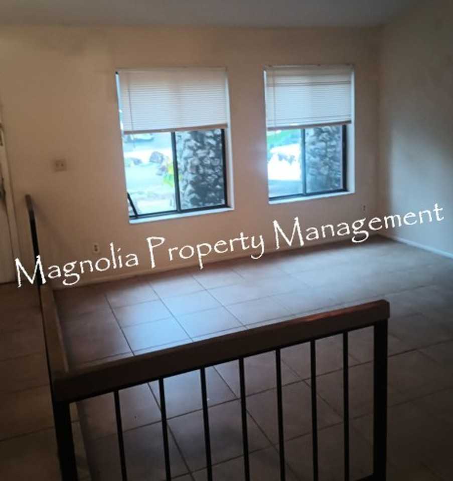 512 Majorca Avenue - Photo 5 of 9