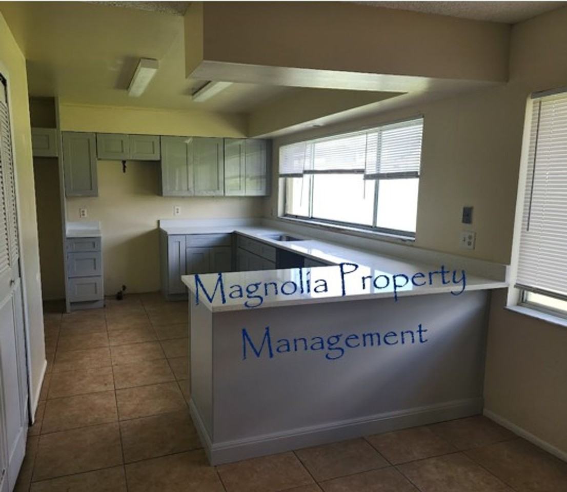 512 Majorca Avenue - Photo 7 of 9