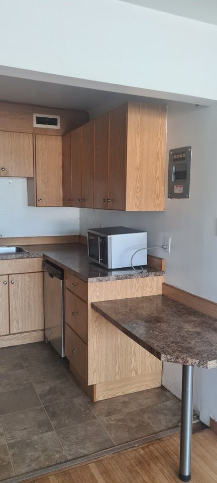 3870 Retallack St #12 - Photo 5 of 14