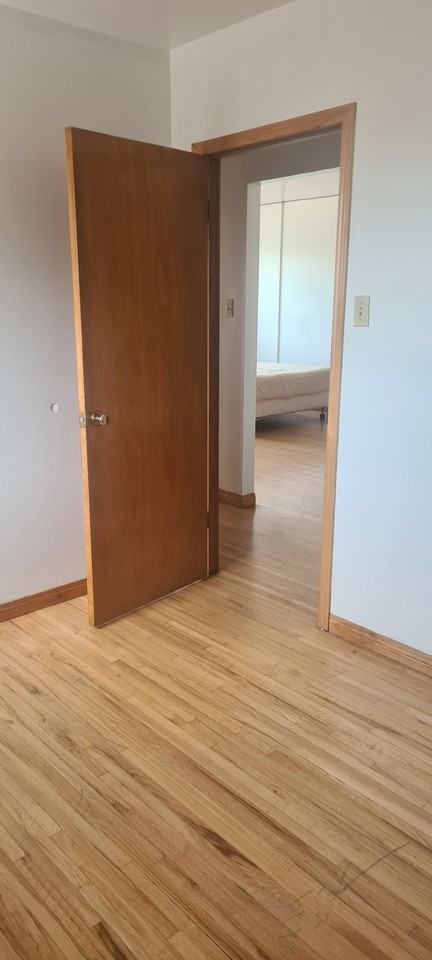 3870 Retallack St #12 - Photo 7 of 14