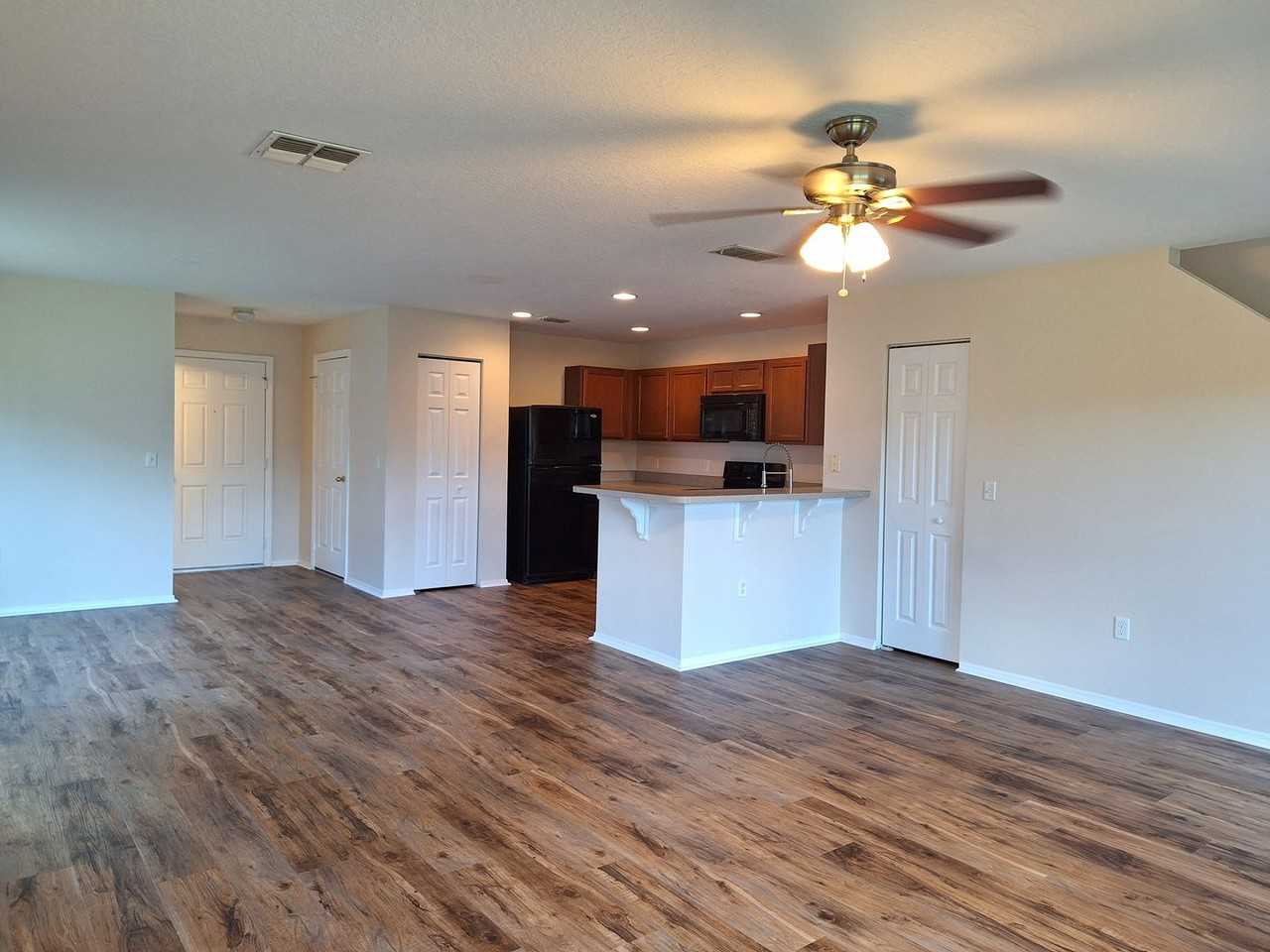 550 Mount Olympus Blvd #02 - Photo 6 of 16