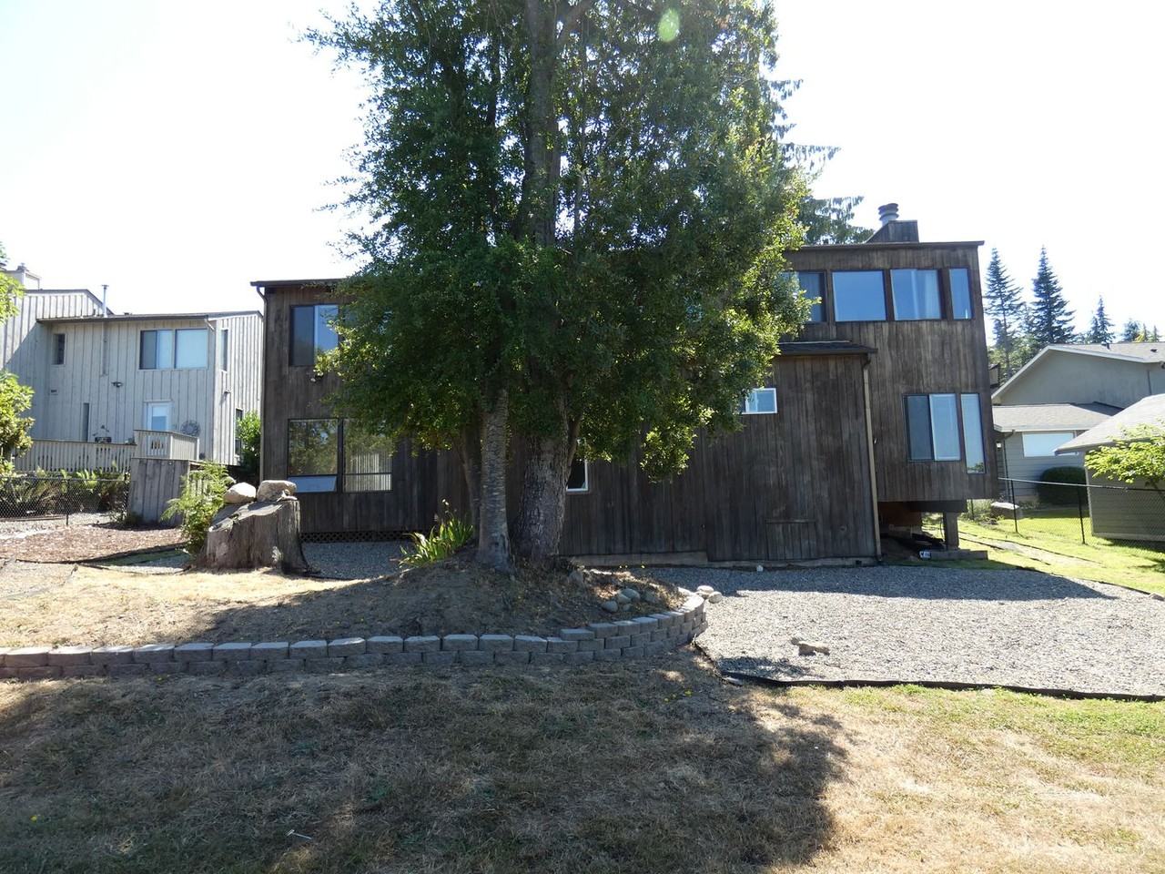 1627 E 5th St - Photo 2 of 50