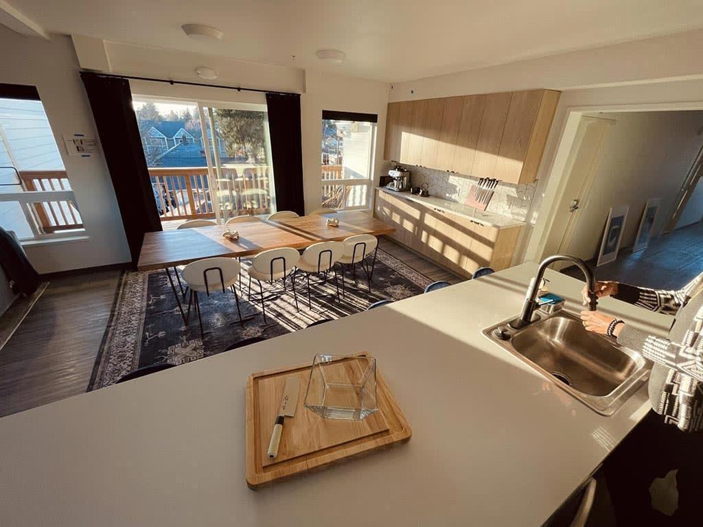 1435 Ne 62nd Ave - Photo 7 of 9