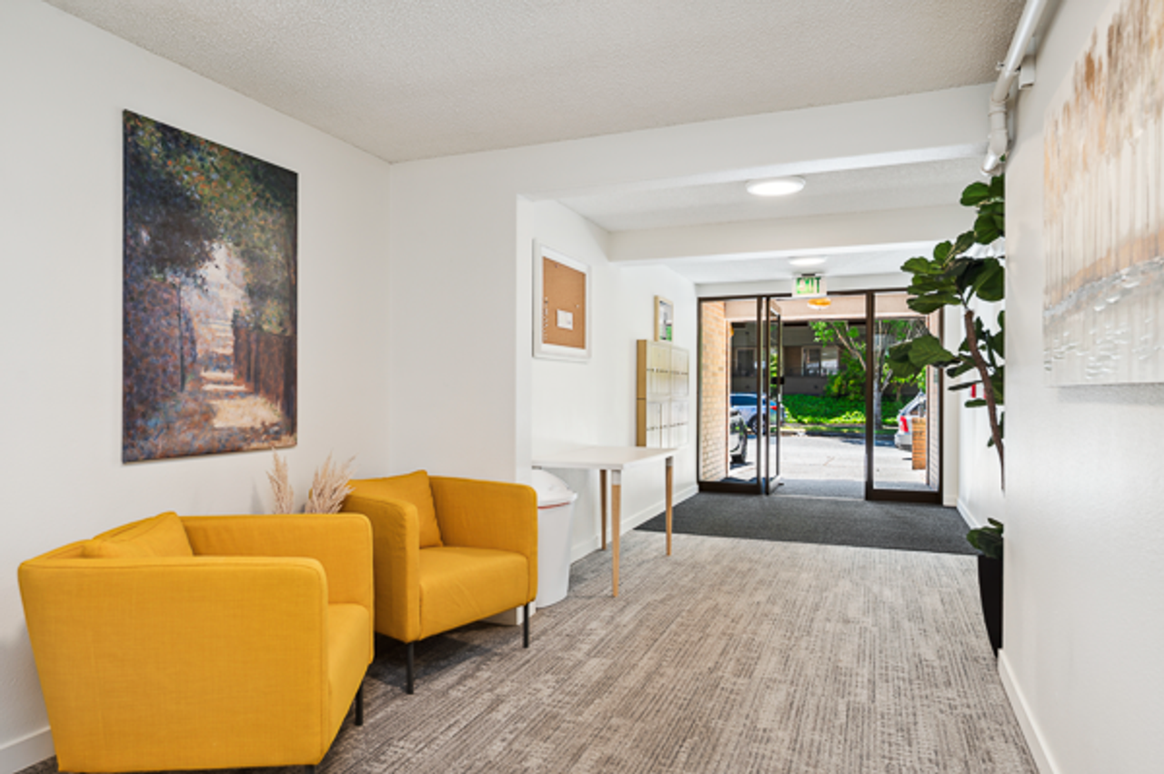 Ederling Apartments - Photo 3 of 31