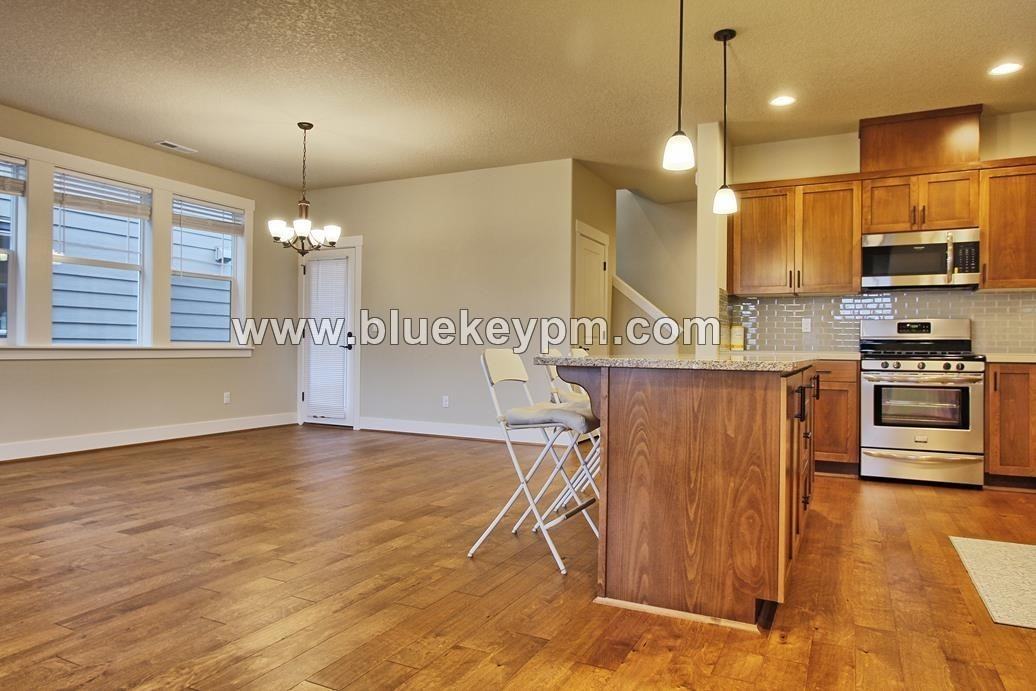 15119 Northwest Rossetta Street - Photo 3 of 13