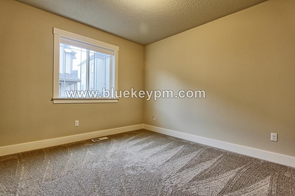 15119 Northwest Rossetta Street - Photo 7 of 13