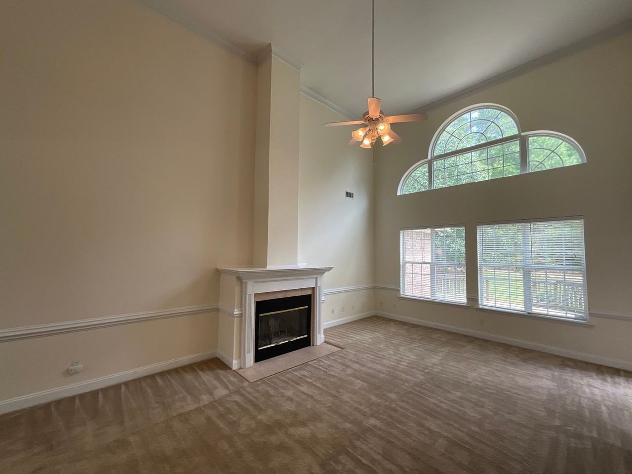 375 Barnsley Dr - Photo 6 of 40