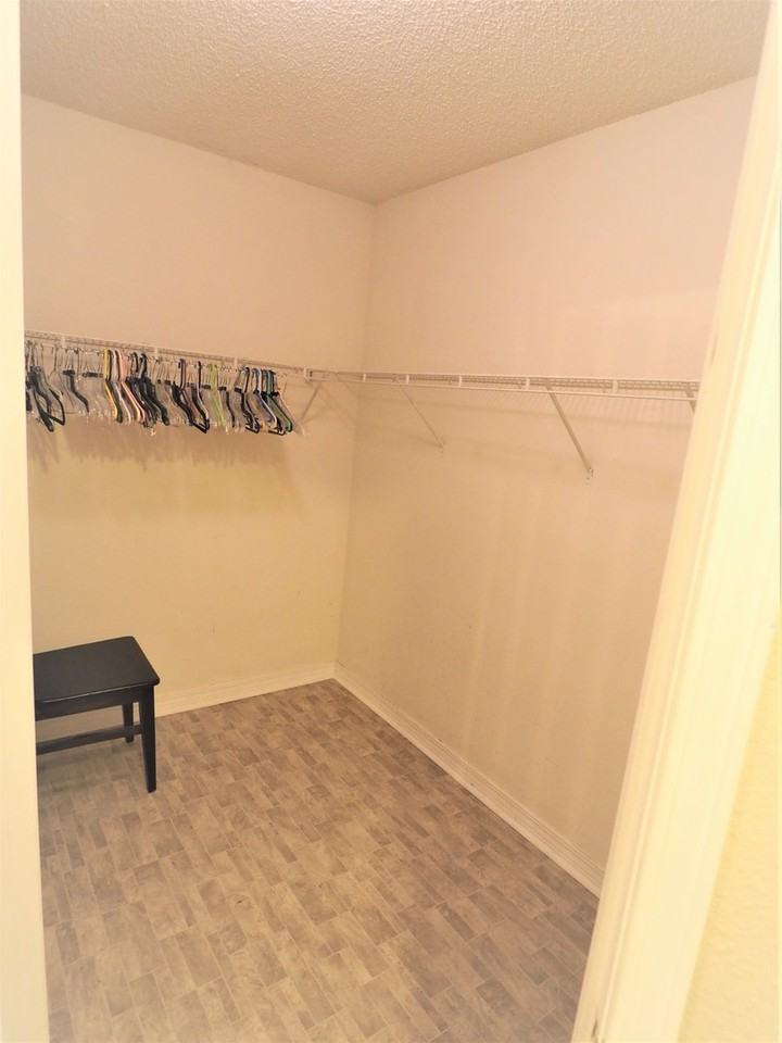 32553 Rodeo Dr - Photo 3 of 22