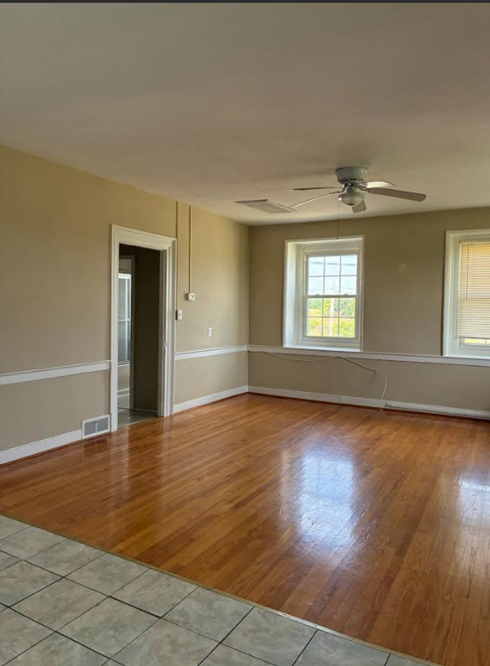 4875 Hanover Rd - Photo 3 of 7