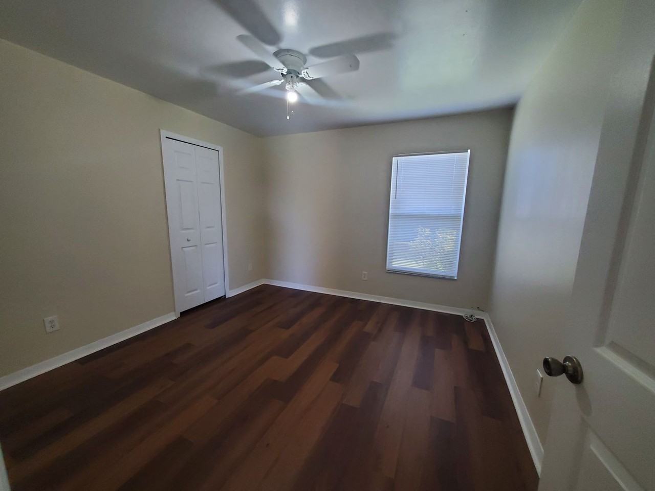 3904 12th St W - Photo 4 of 8