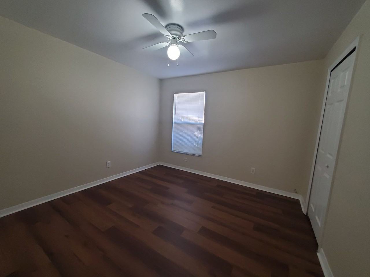 3904 12th St W - Photo 5 of 8