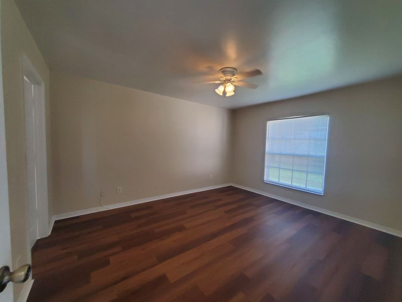 3904 12th St W - Photo 6 of 8