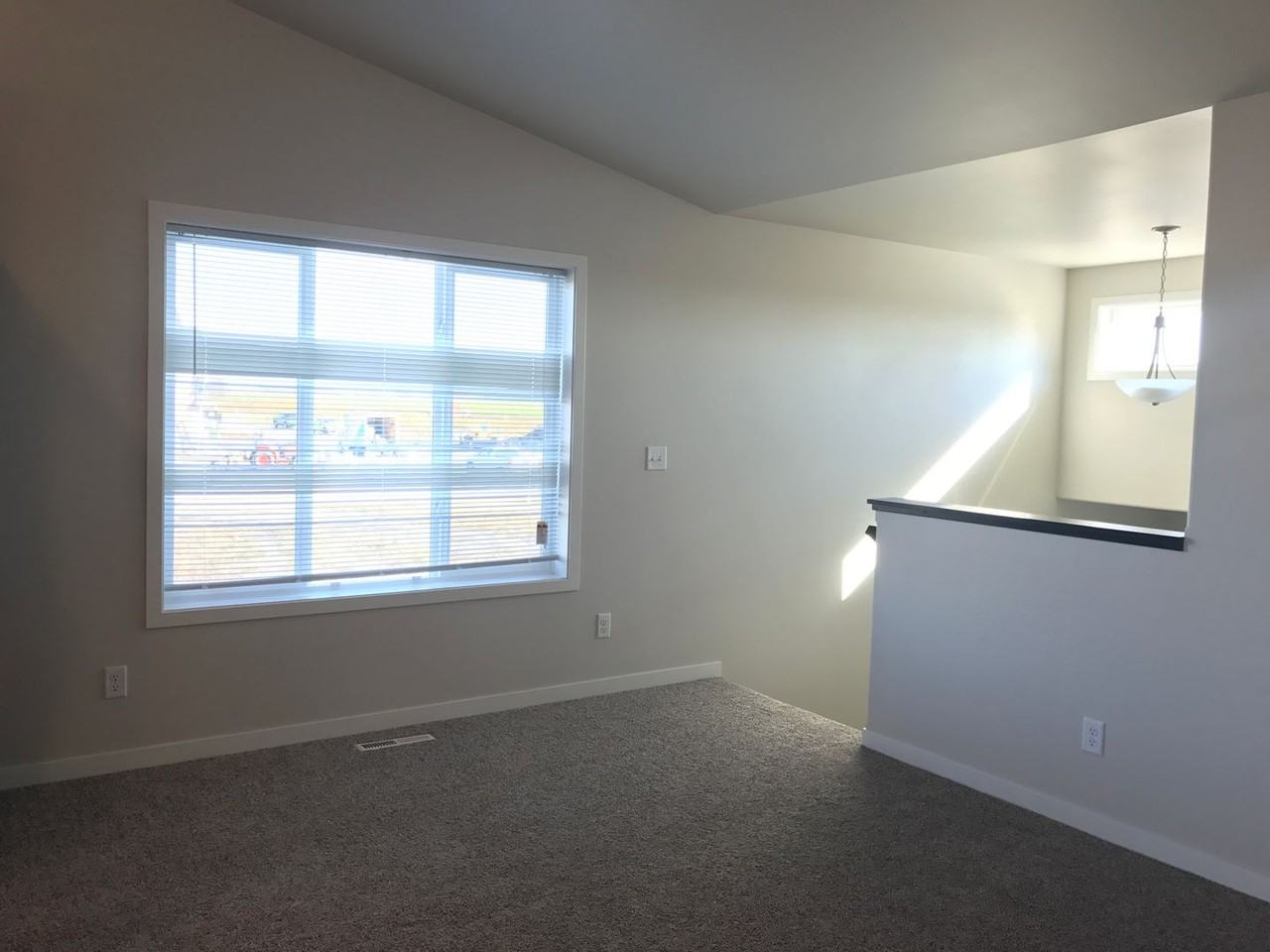1050 46th Ave S - Photo 2 of 4